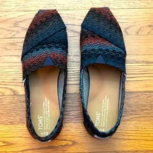 Adorable wool Toms size 7.5